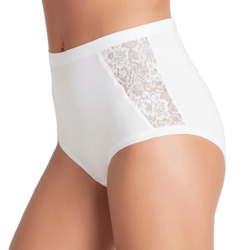Slip donna bianco modello maxi realizzato in cotone elasticizzato naturale e anallergico, morbido e delicato sulla pelle.
